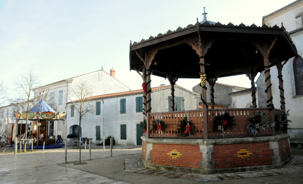 kiosque-a-musique-couarde-sur-mer-hiver